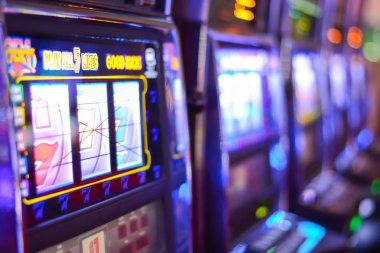 PMGC slot games and live dealer tables on aksesaman macaubet mobile